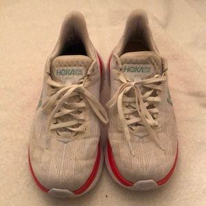 Women Hoka One size 8.5
